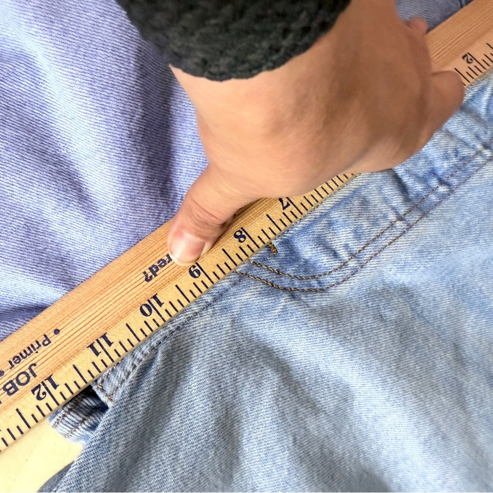 Levi's 501 Jeans. 31x26 distressed - Picture 10 of 11